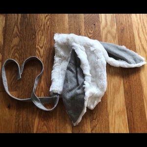 ❌SOLD❌Native Fable White & Grey Bunny EUC 12-18